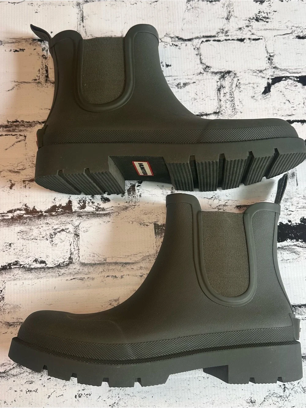 Hunter Men's Chelsea Rain Boots in Olive